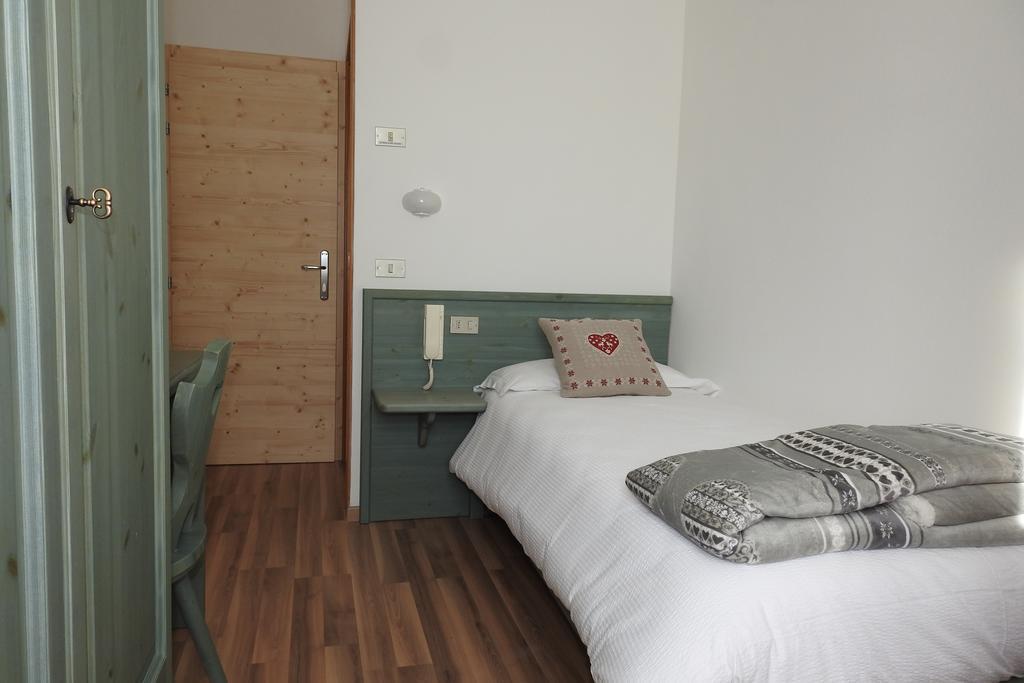 Casa Salvaterra Affittacamere Pinzolo Eksteriør billede